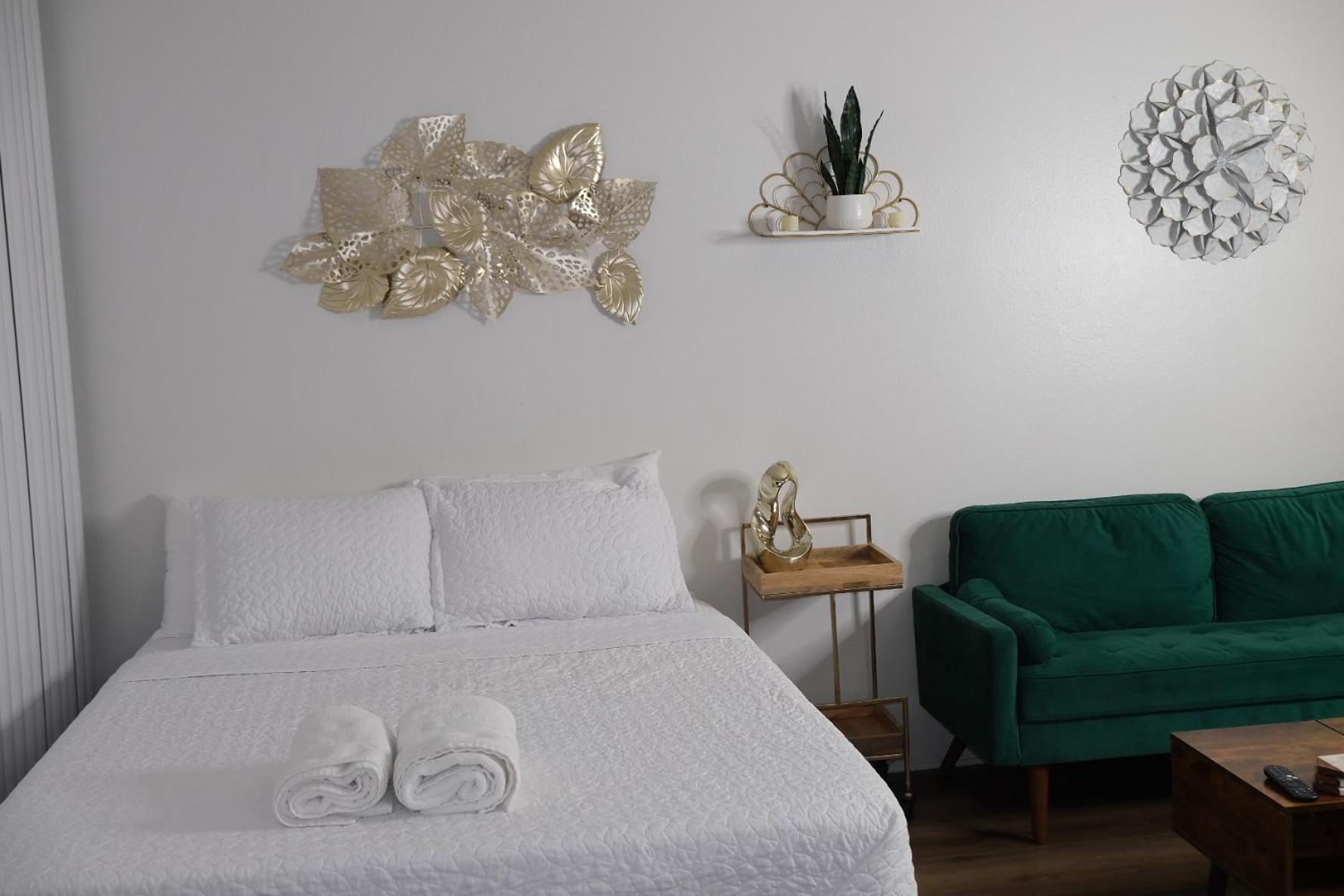 Exclusive In Mdr-venice With Pool, Gym & Hottub