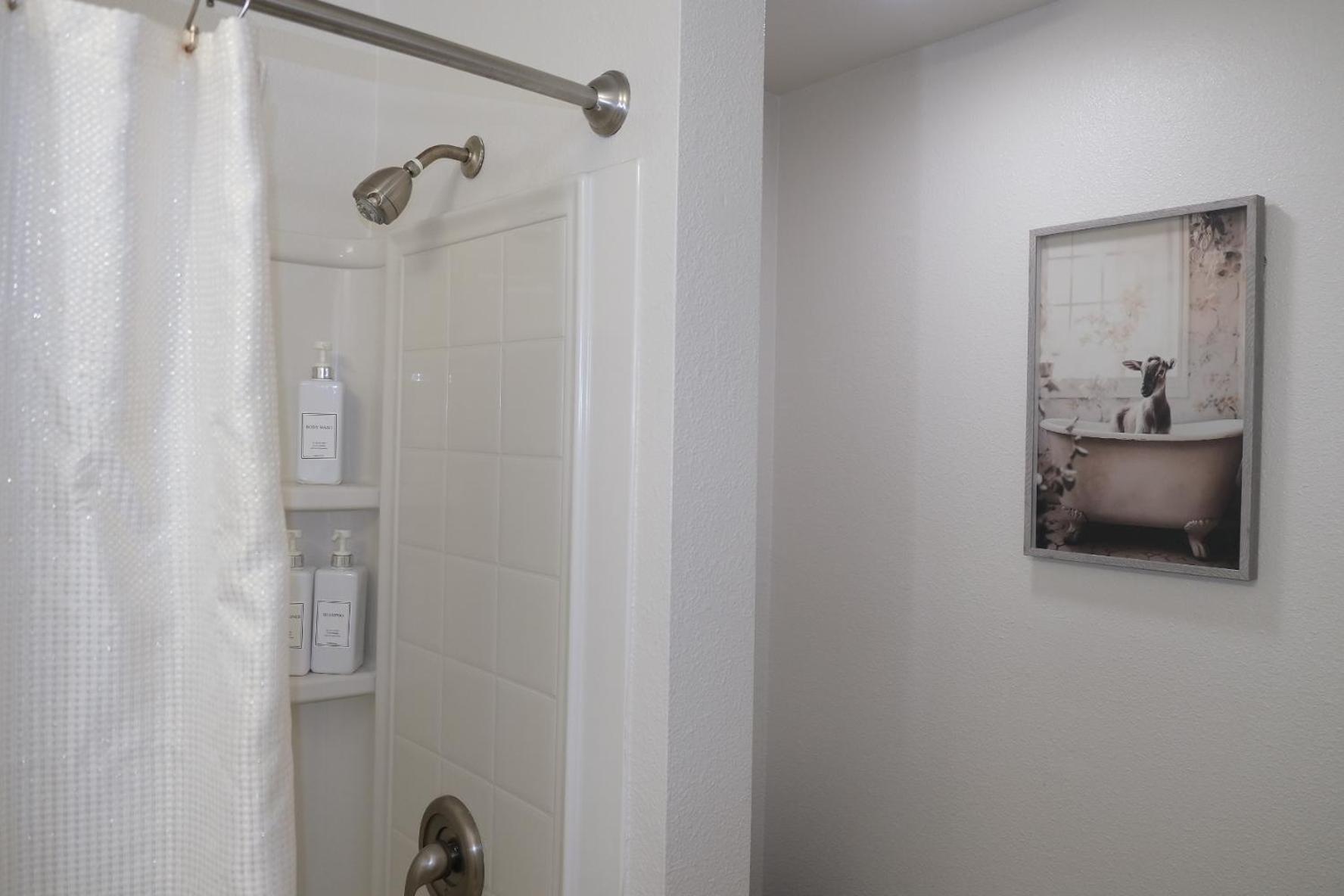 Apartment Exclusive In Mdr-venice With Pool, Gym & Hottub Los Angeles