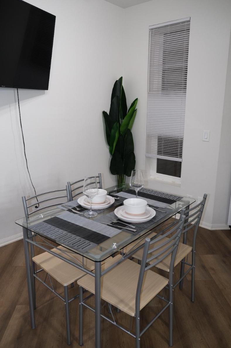 Exclusive In Mdr-venice With Pool, Gym & Hottub Apartment *