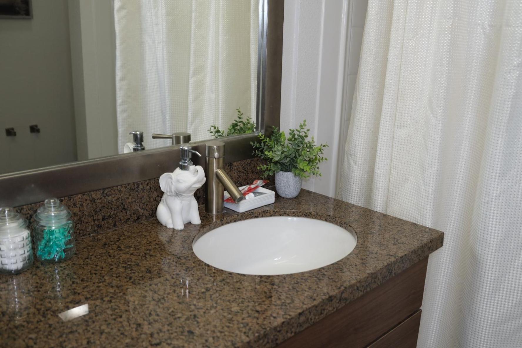 Exclusive In Mdr-venice With Pool, Gym & Hottub *